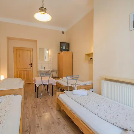 Aparthostel Fryderyk Auberge de jeunesse *