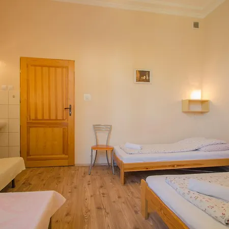 Aparthostel Fryderyk Auberge de jeunesse *