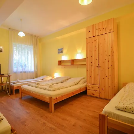 Хостел Aparthostel Fryderyk *